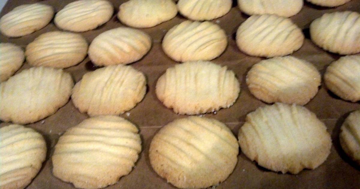 Grandma's Butter Cookie Cutouts - Cozy Country Living