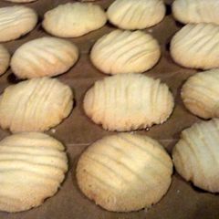 A picture of Grandma's Butter Cookies.