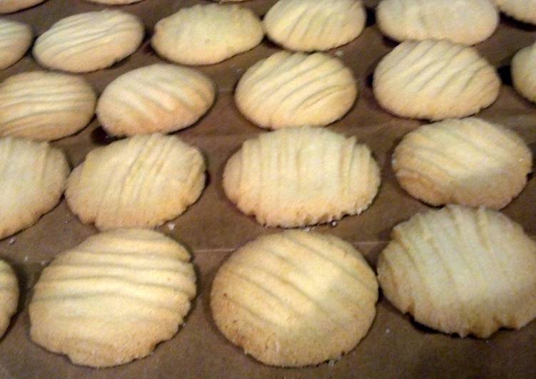 Simple Way to Prepare Award-winning Grandma&#39;s Butter Cookies