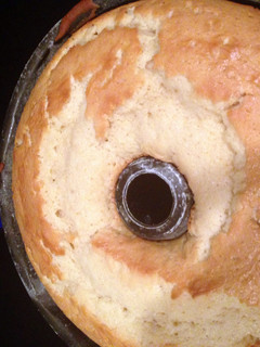 A picture of Easy Pound cake.
