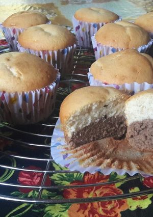 Una foto de Muffins de vainilla y chocolate😉