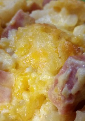 A picture of Cheesy Potatoes and Ham Bake.