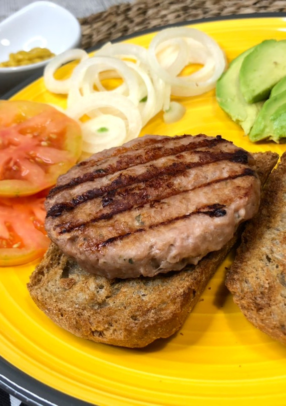 Una foto de Hamburguesa de pan rústico en microondas con Lékué Grill