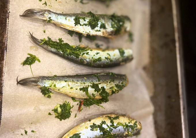 Oven grilled sardines with parsley and garlic