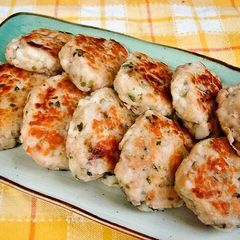 A picture of No Need for Binding With These Soft Hanpen Fishcake Patties.