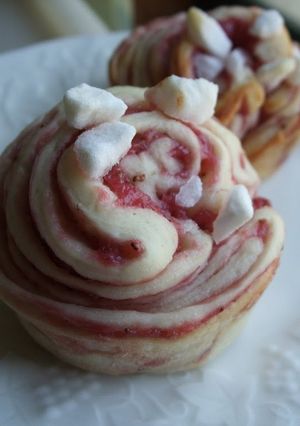 A picture of Fresh Strawberry Marbled White Bread.