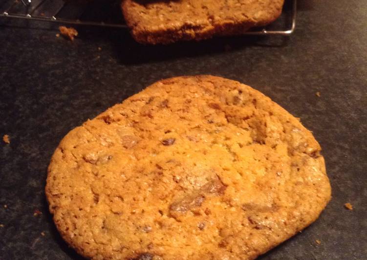 Easiest Way to Make Any-night-of-the-week Chewy Delicious Chocolate Chip Cookies