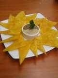 Totopos con hummus de lenteja y tahini