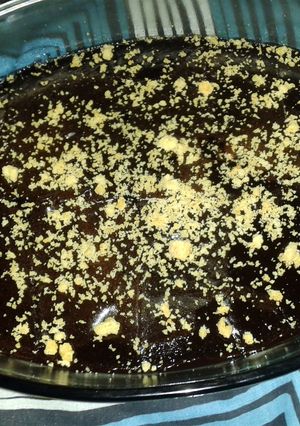 A picture of Chocolate Fudge & white choc chip cookie crumble.