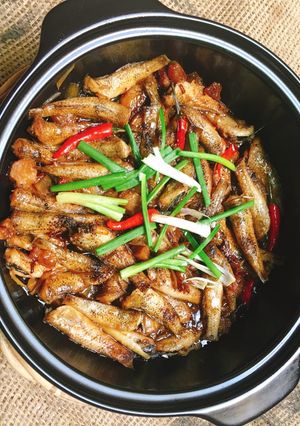 A picture of Braised Goby Fish in Clay Pot.