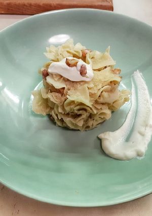 Káposztás kocka szalonnával, tejföllel recept fotója