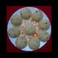 A picture of Instant Rava Idli.