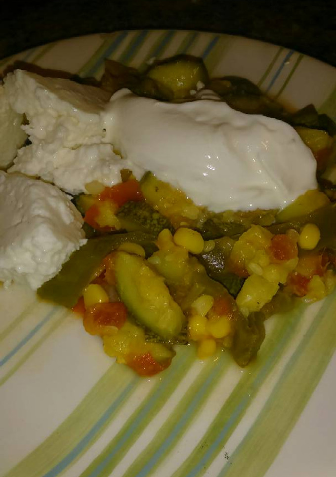 Una foto de Calabacitas con elote, con queso y crema