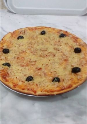 صورة لوصفة بيتزا بالعجينة السحرية