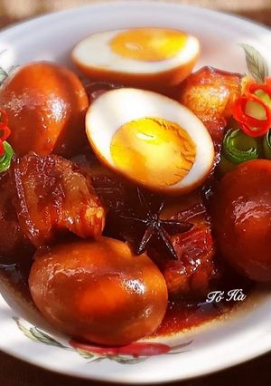 Hình của món Thịt kho trứng (phiên bản nước tương).