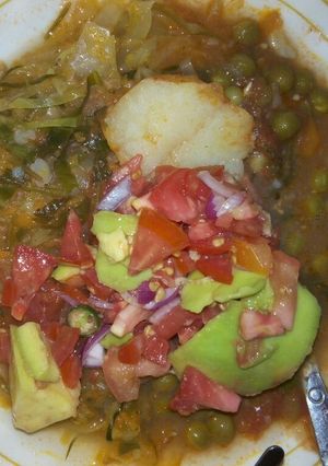 A picture of Peas stew and veges.
