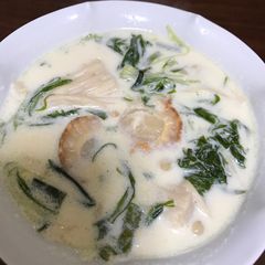 A picture of Scallop milk soup.