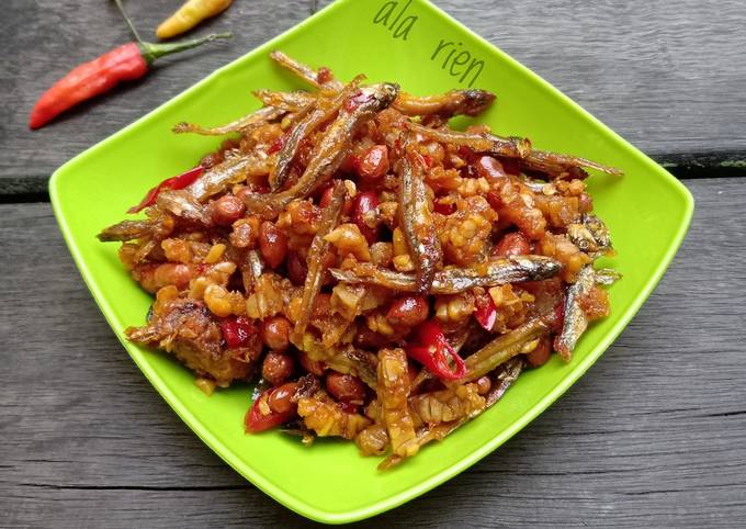 Yuk intip, Bagaimana cara membuat Sambel Goreng Kering Tempe, Teri &amp; Kacang dijamin menggugah selera
