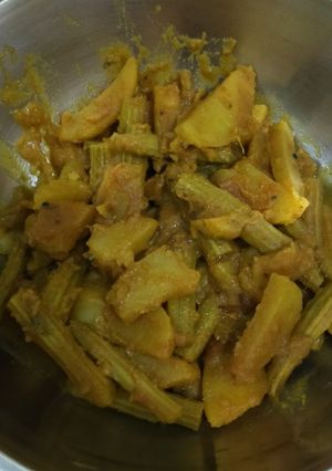 A picture of সজনে ডাটা আলুর তরকারি(recipi in bengali).
