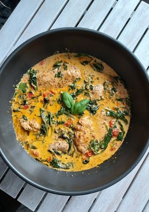 Une photo de Poulet à la Toscane