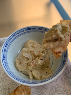 Una foto de Hummus de berenjena saludable y rápido