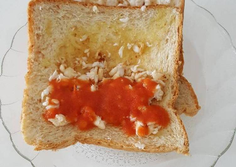 Roti ikan saos tomat MPASI 1y+