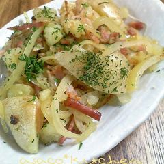 A picture of Easy German Potatoes with New Potatoes.