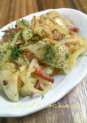 A picture of Easy German Potatoes with New Potatoes.