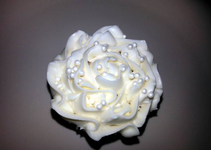 How to Make Ultimate Ray's' banana buttercream