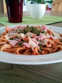 A picture of Pasta al Pomodoro.