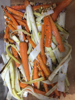 Una foto de Zanahorias asadas con frutos secos