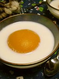 A picture of Sunny-Side Up Jello.
