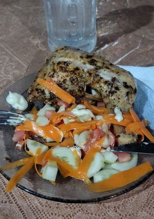 Una foto de Pollo con ensalada KETO