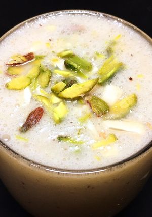 A picture of Banana Dates and Nut Smoothie.