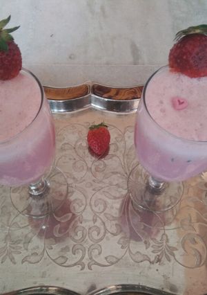 A picture of Strawberry shake.