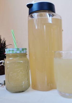 A picture of Simple Homemade Lemonade.