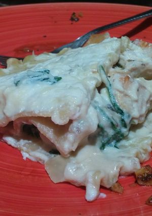 A picture of Two layer alfredo lasagna.
