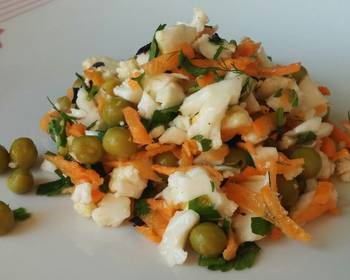 Popular Cuisine Raw Cauliflower Salad Yummy