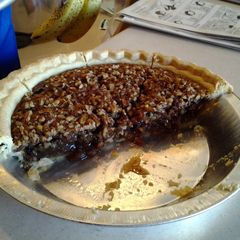 A picture of pecan pie.