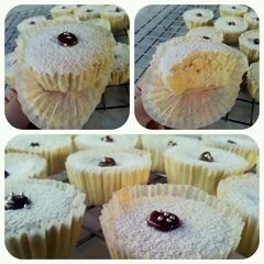 A picture of Vanilla Chiffon Cupcakes.