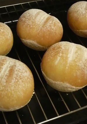 A picture of Simple Fluffy Bread Rolls.