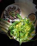 Mực hấp rau muống cuốn bánh tráng sắn – đơn giản mà ngon "hết sẩy"