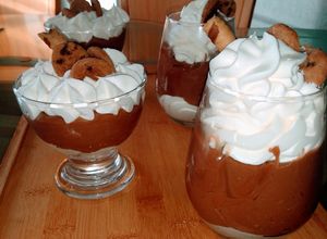 Una foto de Mousse de chocolate 🍫 súper fácil