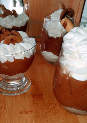 Una foto de Mousse de chocolate 🍫 súper fácil