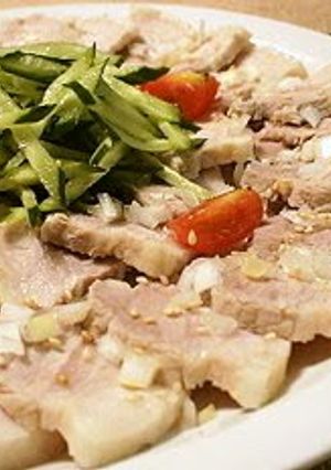 A picture of Tender Boiled Pork with Korean Dressing.
