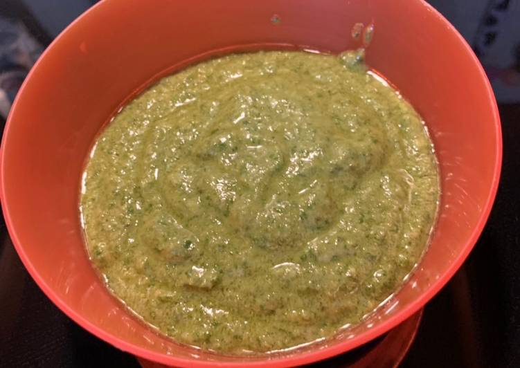 Pesto con basilico napoletano