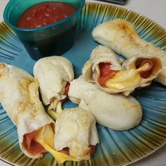 A picture of Pepperoni Pizza Sticks.