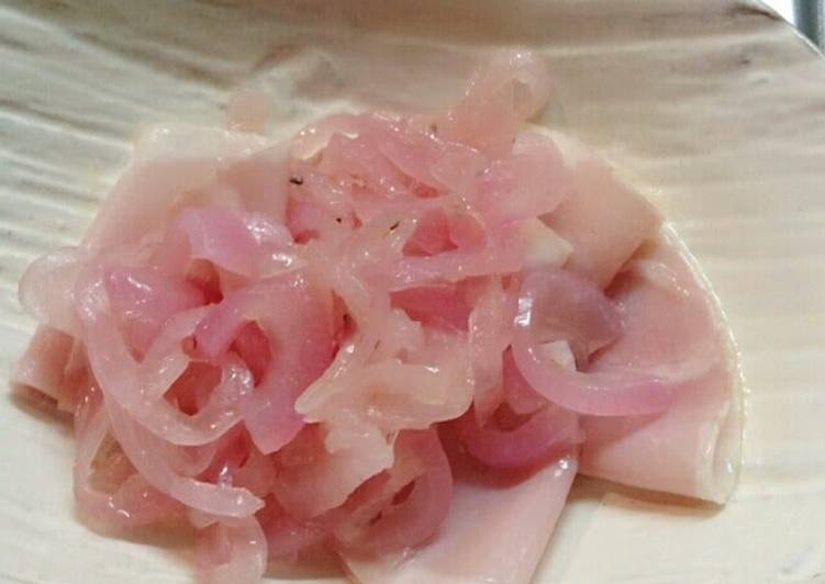 Step-by-Step Guide to Make Perfect Peach-Colored Marinated Red Onion