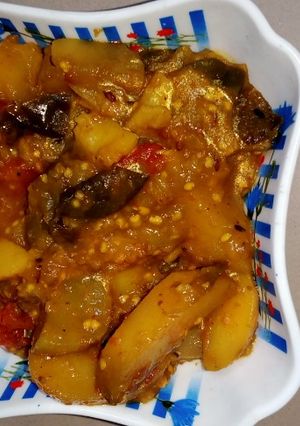 बैंगन आलू की सब्जी(baingun aloo ki sabzi recipe in hindi) रेसिपी मुख्य फोटो