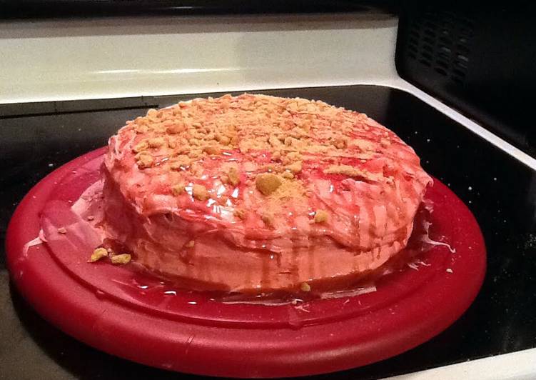 Steps to Make Super Quick Homemade Strawberry Fluff Cake